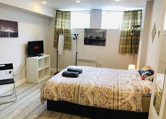 Southend - Westcliff Apartments & Studios