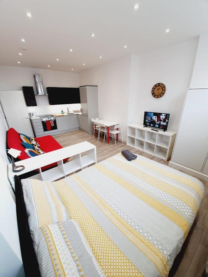 - Westcliff & Apartment *