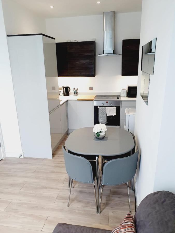 - Westcliff & * Southend-on-Sea