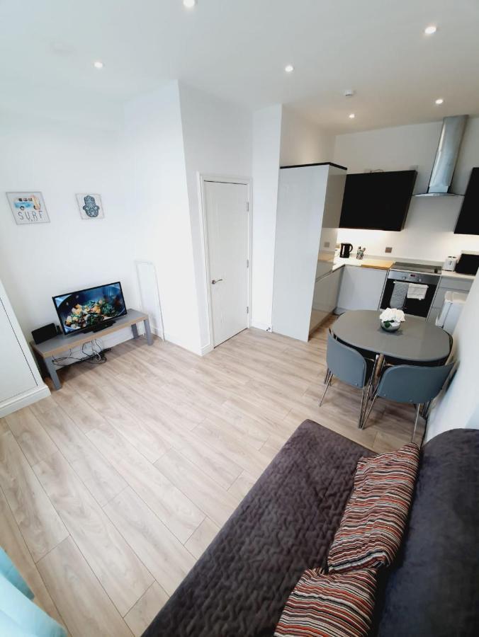 - Westcliff & * Southend-on-Sea
