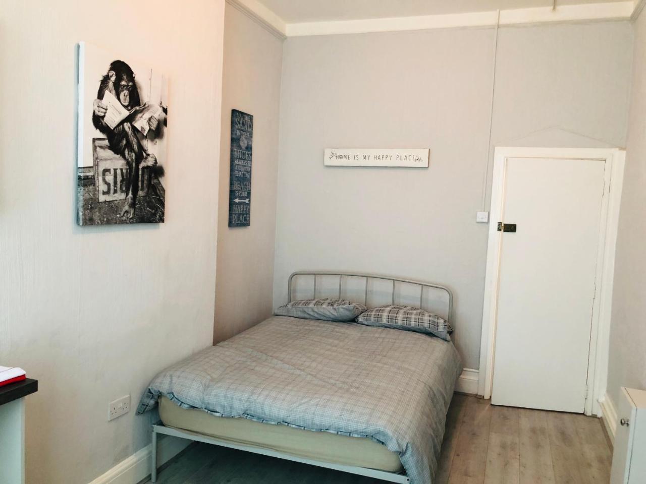 - Westcliff & Apartment Southend-on-Sea