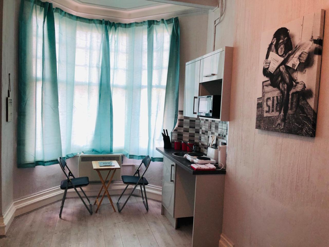 - Westcliff & Apartment Southend-on-Sea