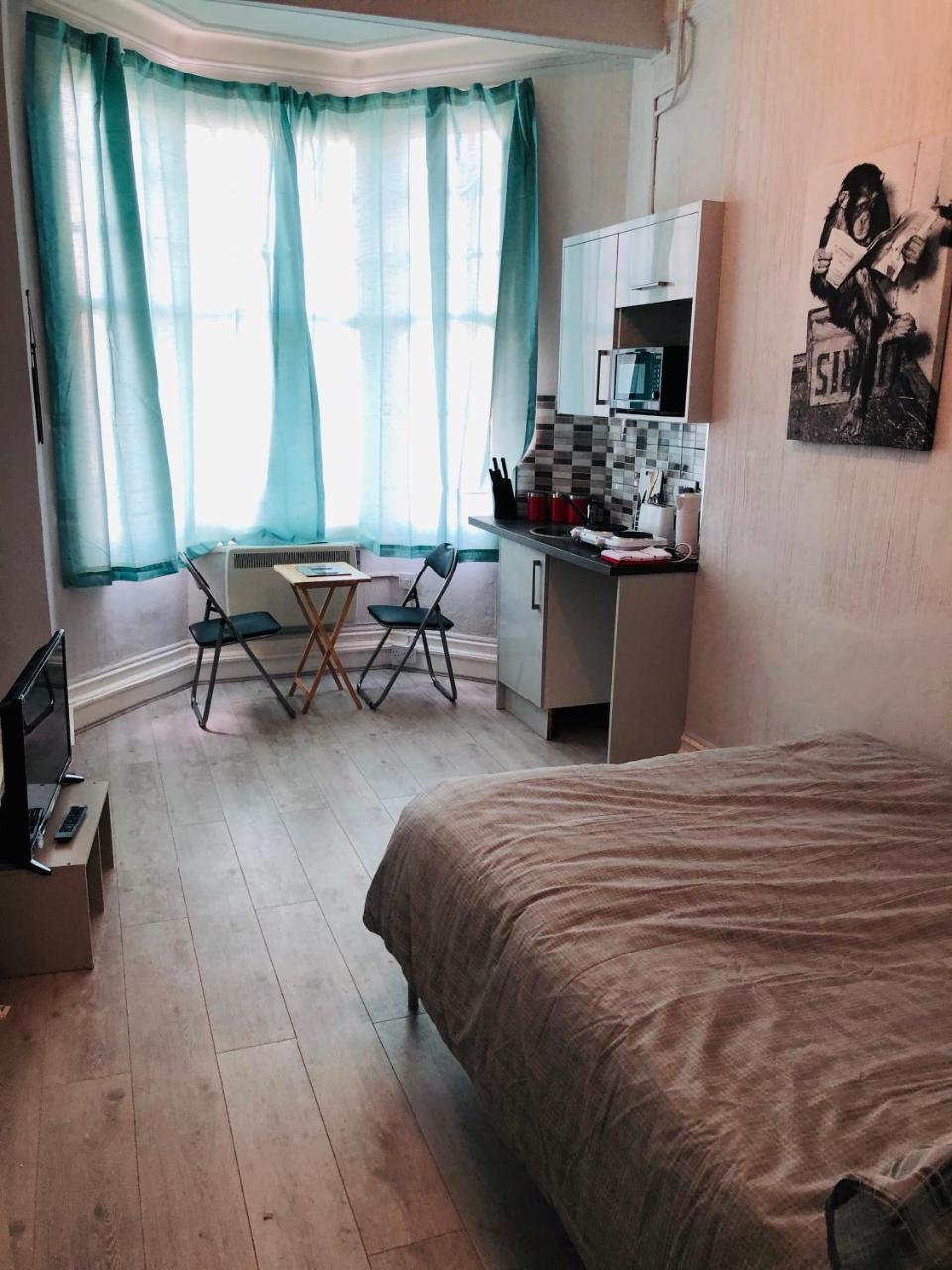 - Westcliff & Southend-on-Sea